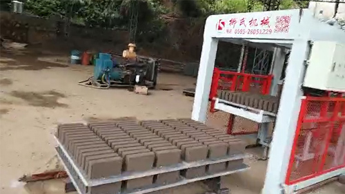 靜壓磚機(jī)固廢制磚